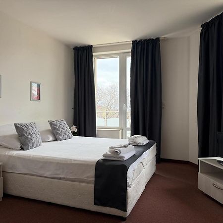 Complex Pika Hotel โกลเดน แซนส์ ภายนอก รูปภาพ