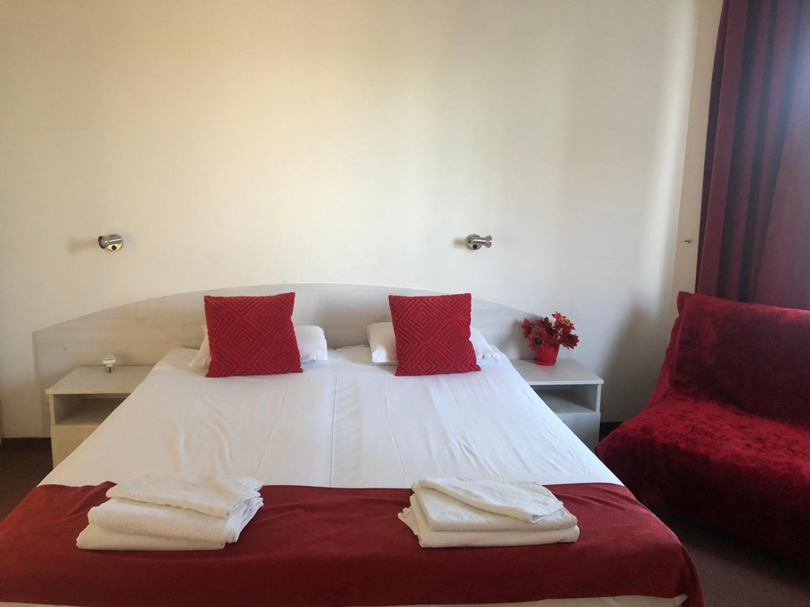 Complex Pika Hotel โกลเดน แซนส์ ภายนอก รูปภาพ