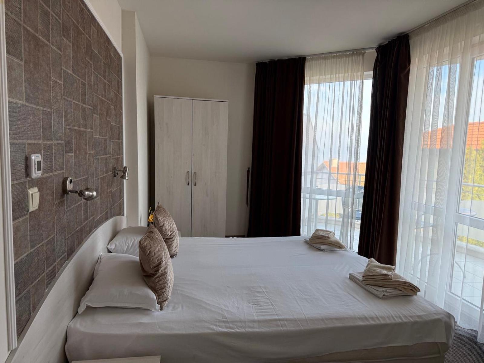 Complex Pika Hotel โกลเดน แซนส์ ภายนอก รูปภาพ