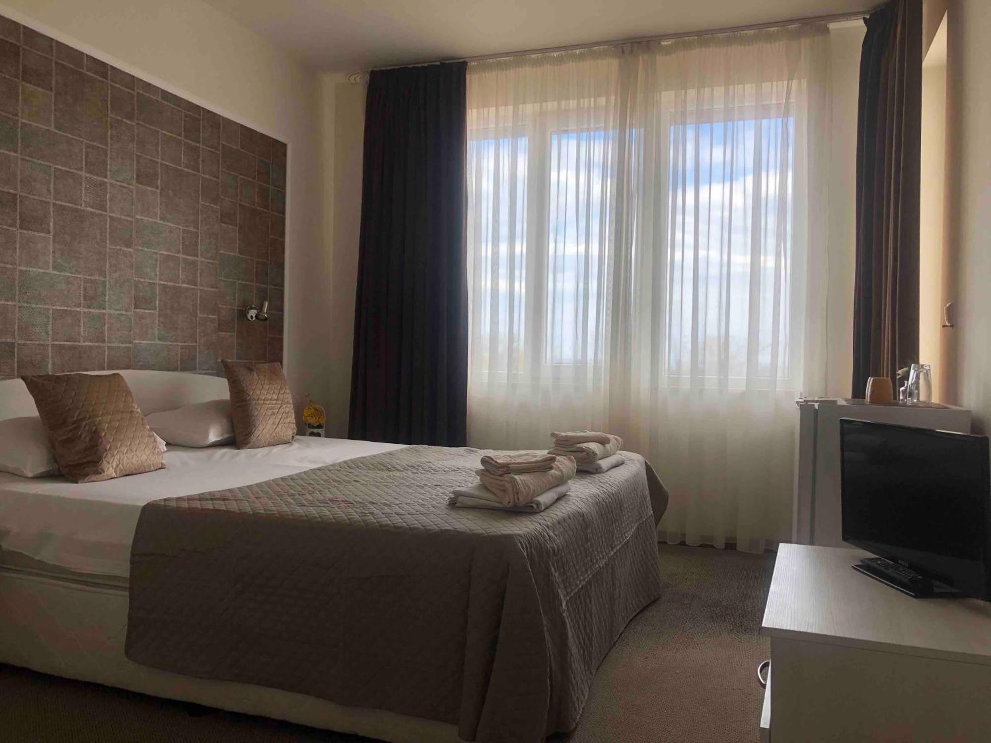 Complex Pika Hotel โกลเดน แซนส์ ภายนอก รูปภาพ